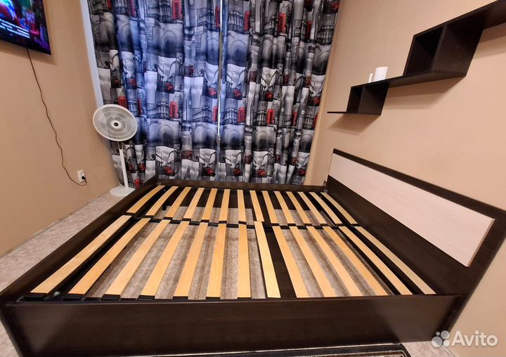 Продам 2 спальную кровать