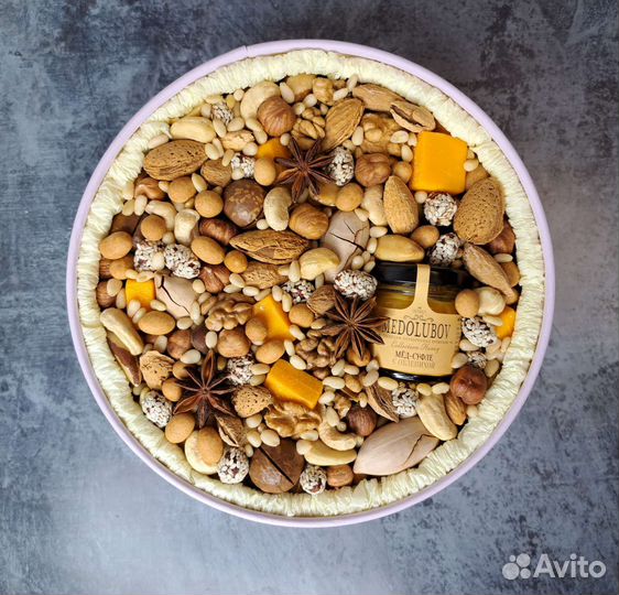 Бокс с орехами