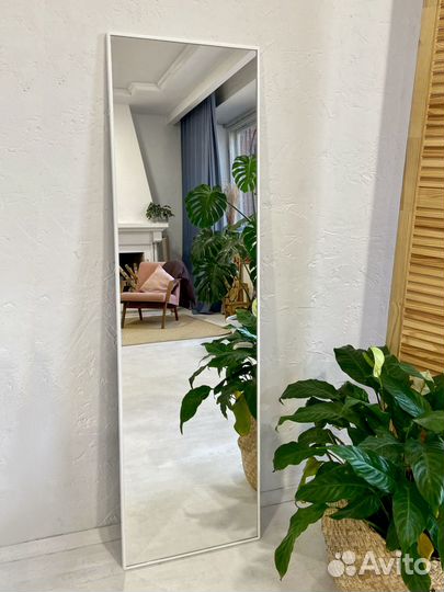 Зеркало настенное в алюминиевой раме