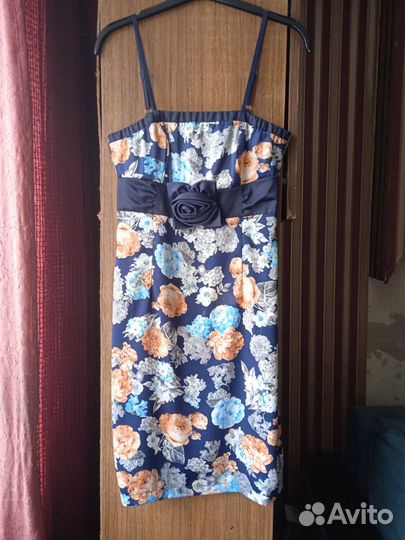 Нарядное женское платье 42-44