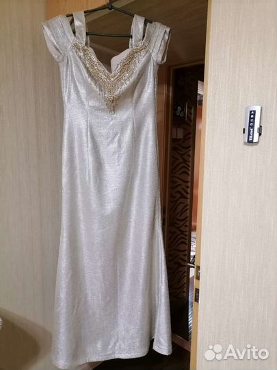 Платье вечернее