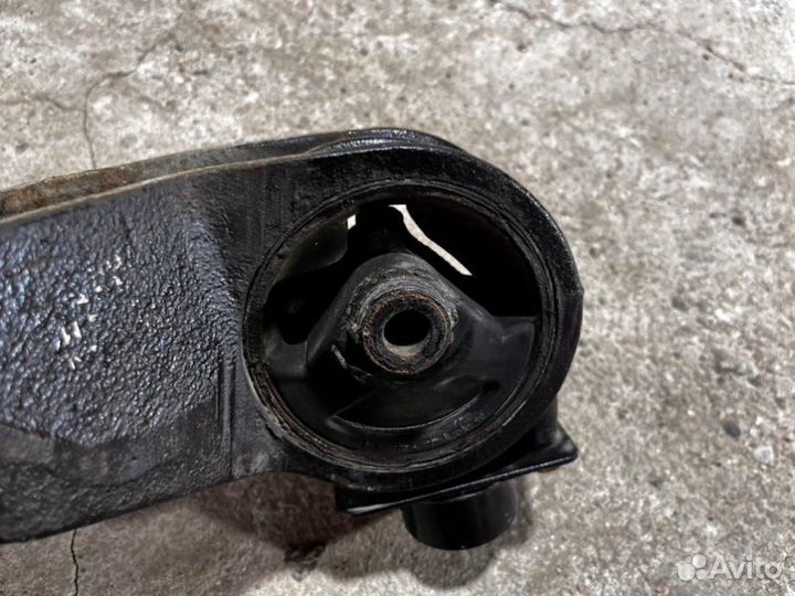 Подушка двигателя правая Киа Маджентис 1 2.5G6BV