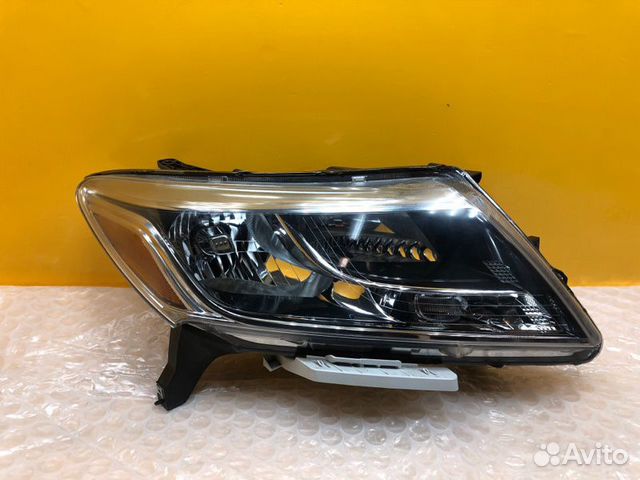 Фара правая Nissan Pathfinder R52 2012-2016