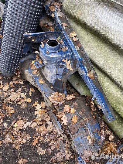 Четверть лонжерон стакан VW Passat B3