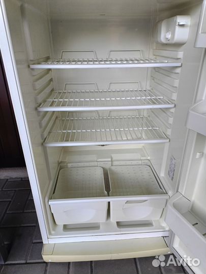 Холодильник маленький Stinol