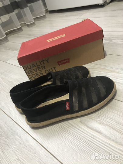 Тапочки Levi’s