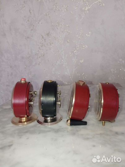 Часы-будильник механические 