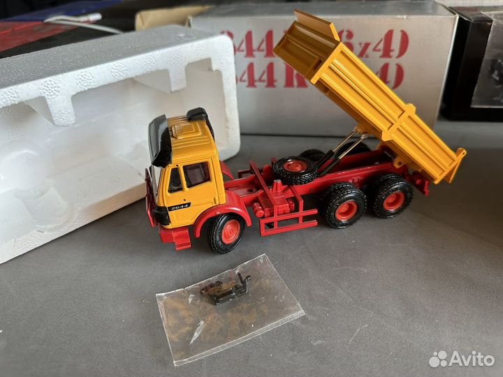 Модель mercedes benz 2644 NZG 1/43