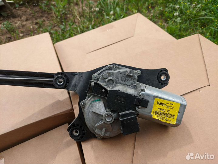 Моторчик заднего дворника BMW x3 f25 с 2мя дворн