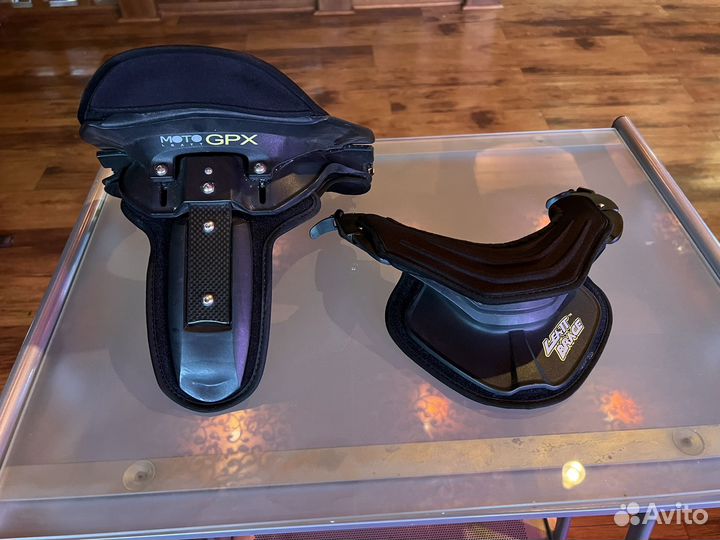 Защита шеи Leatt Brace Moto GPT и шлем Shoei