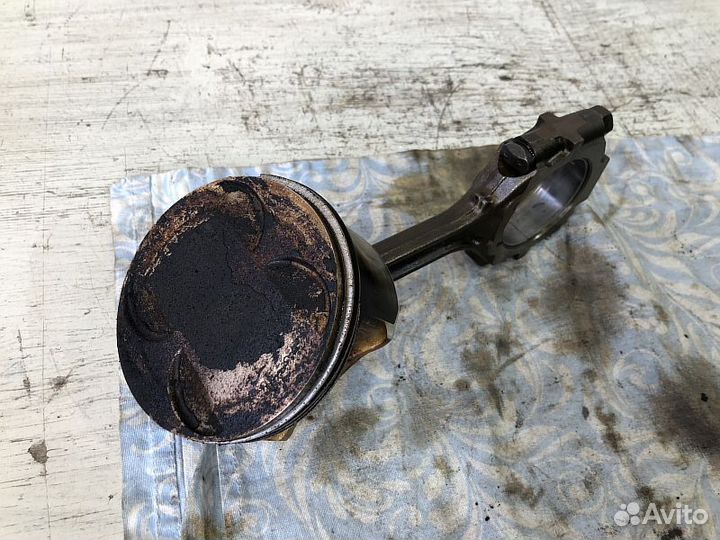 Шатун с поршнем Infiniti M35/45 Y50 vk45de