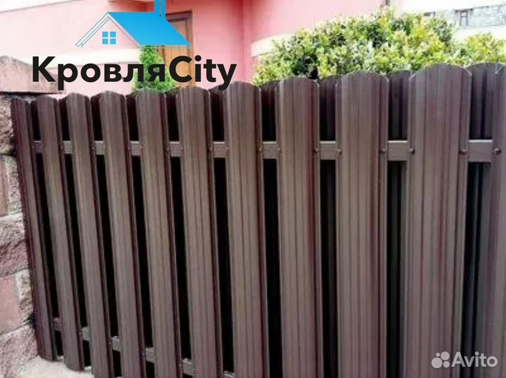 Металлический штакетник для забора