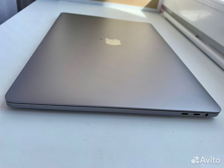 Apple macbook pro 15 2018