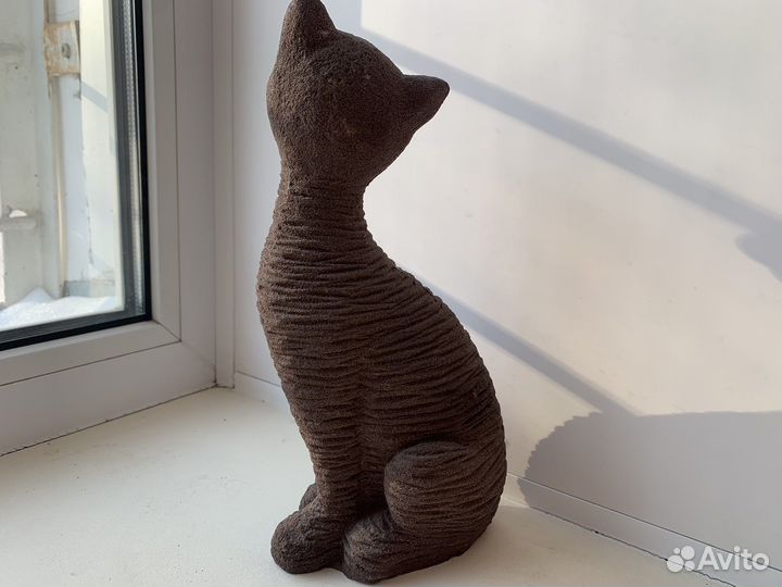 Статуэтка кошка