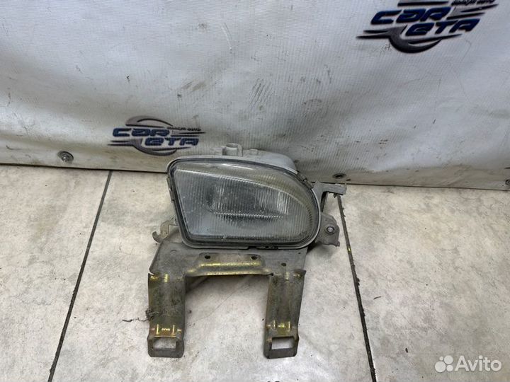 Фара противотуманная передняя правая Mercedes-Benz