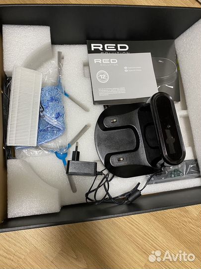 Робот пылесос red solution RV-R6040s