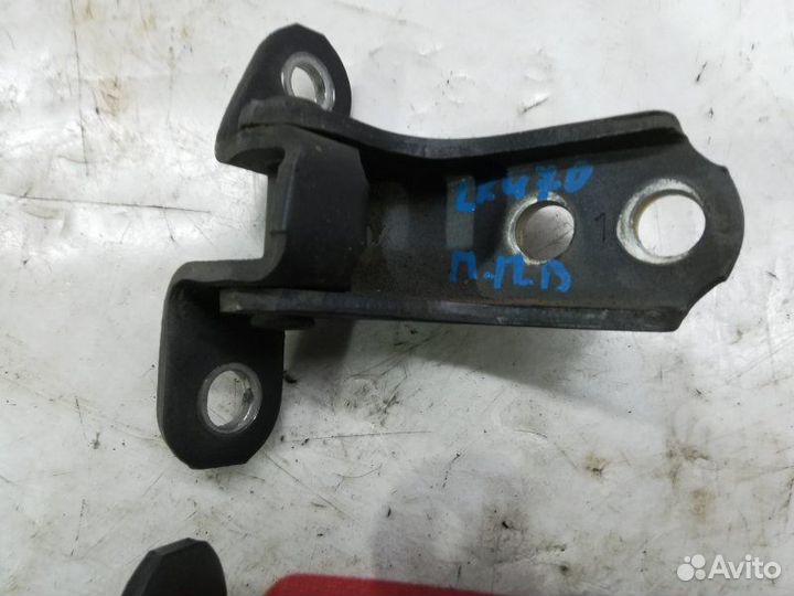 Петли двери передние правые Lexus Lx470 UZJ100L