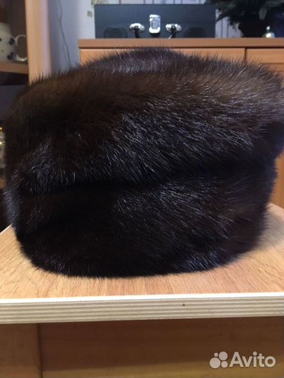 Женские шапки из натурального меха (норка, ч/б)