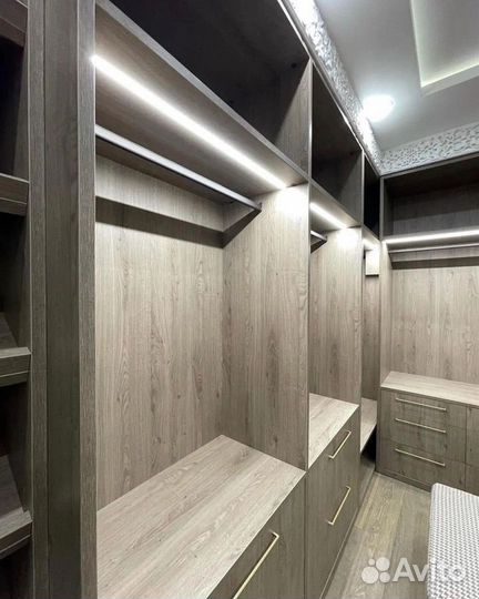 Шкаф для одежды распашной