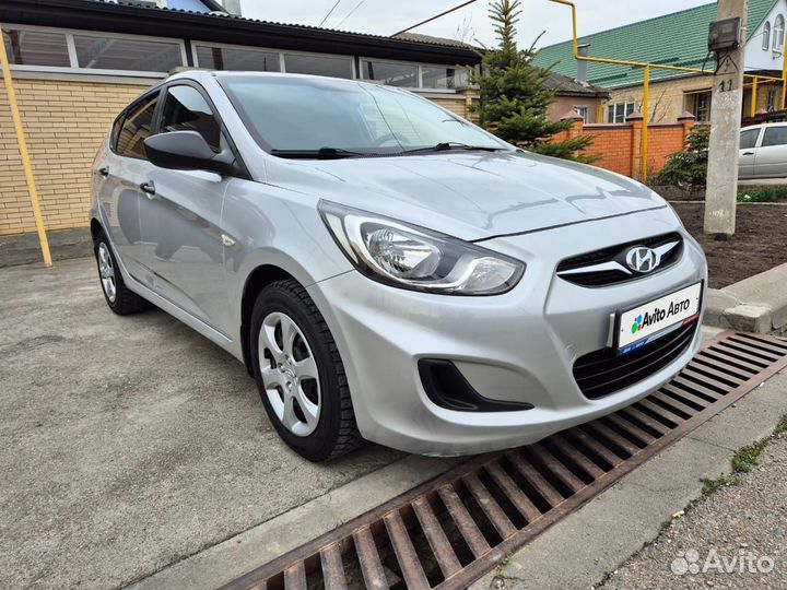 Hyundai Solaris 1.4 AT, 2012, 74 000 км