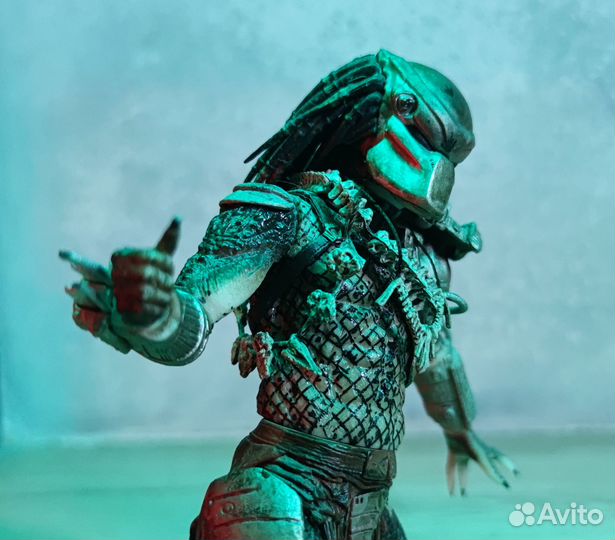 Коллекционная фигурка neca. Хищник