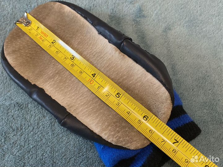 Носки чешки с подошвой из кожи