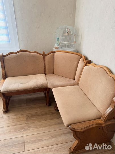 Угловой кухонный диван