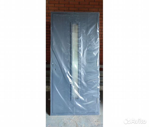 Дверь из массива входная утеплённая с окном. дс32