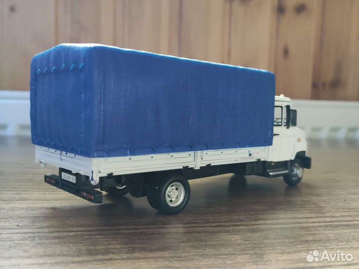 Модель грузовика ЗИЛ 5301 1/43