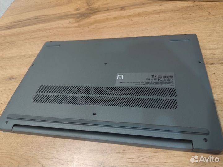 Lenovo IdeaPad Slim 3, Core i3-1305U, RAM 8 гб