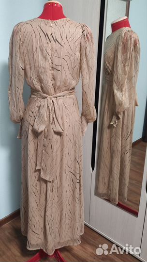 Элегантное женское платье размер S