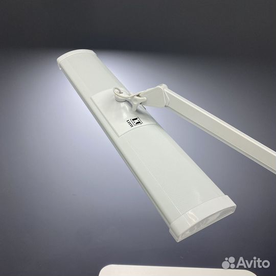 Бестеневая лампа Litty Pro на струбцине