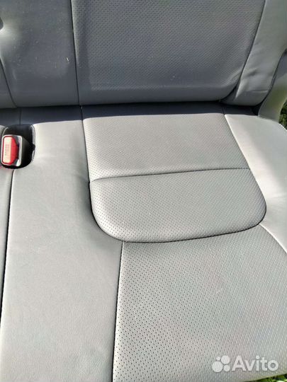 3-й ряд сидений Toyota Land Cruiser 200