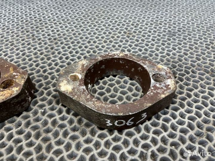 Проставки амортизаторов задние Газ Волга Сайбер