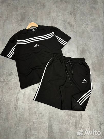 Спортивный костюм Adidas шорты и футболка