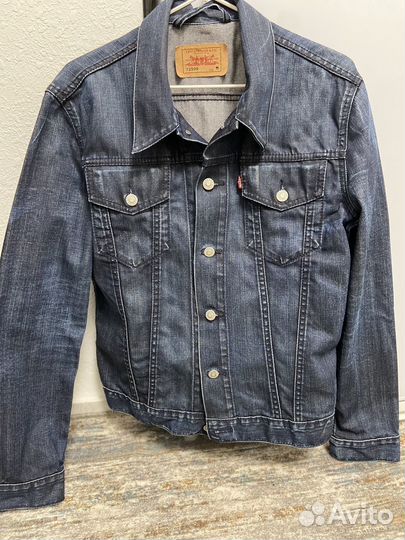 Джинсовая куртка levis