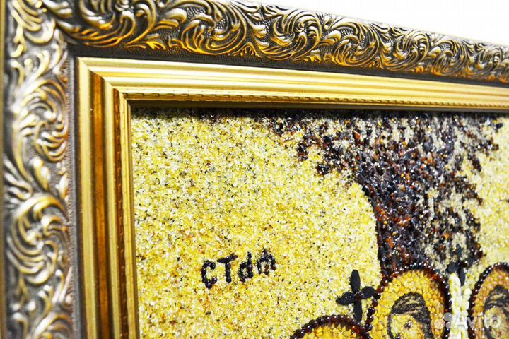 Икона из янтаря - Святая Троица Array