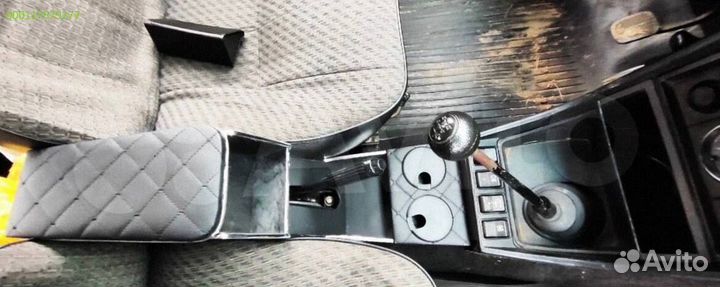 Подлокотник ваз 2107 классика черный