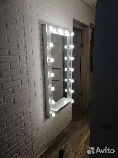 Зеркало с лампочками большое
