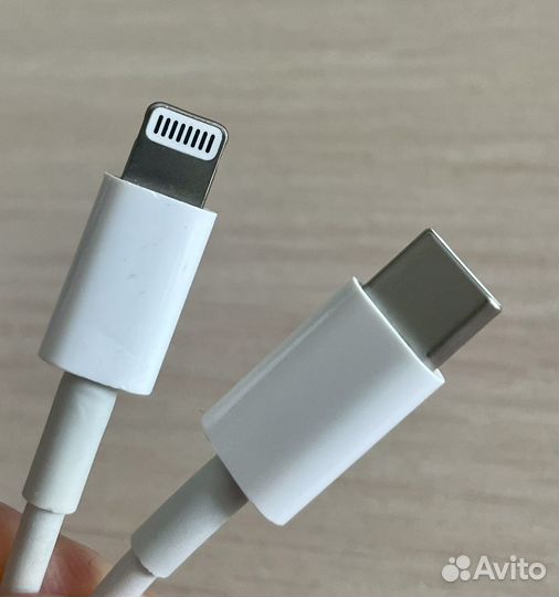 Зарядный шнур на iPhone с блоком 20w