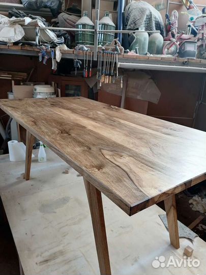 Стол из массива