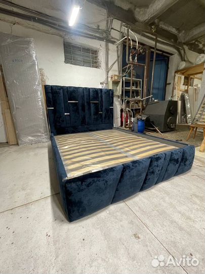 Кровать двухспальная 160х200