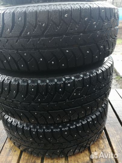 Bridgestone Ice Cruiser 7000S 195/65 R15 E