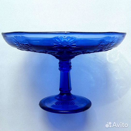 Старинная ваза для фруктов. Цветное стекло