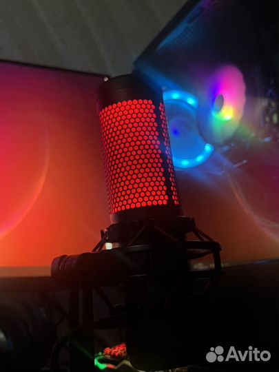 Микрофон HyperX Quadcast