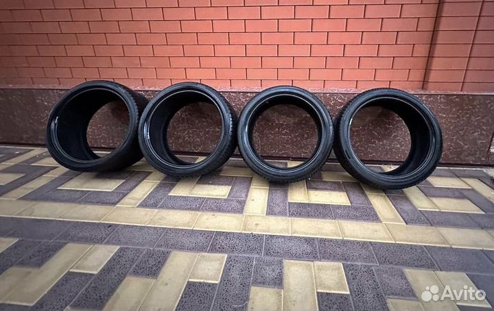 Continental ContiWinterContact TS 830 P 255/35 R19 и 285/30 R19 25VR