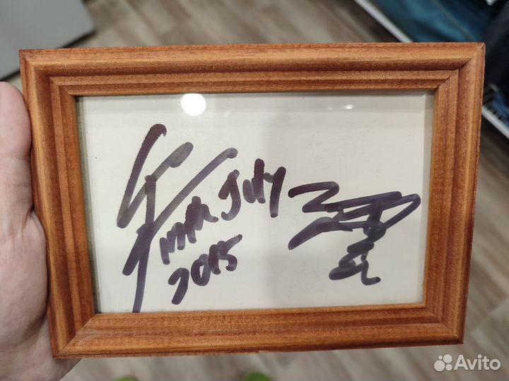 Фотокарточка с автографом гитариста Sana-sama