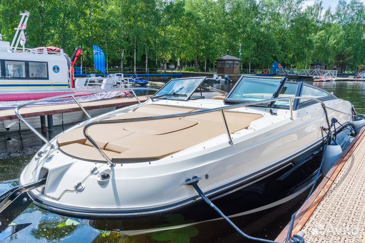 Катер Sea Ray Sun Sport 230