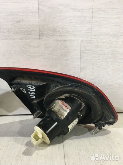 Фонарь задний внутренний nissan qashqai J10 2.0 ат