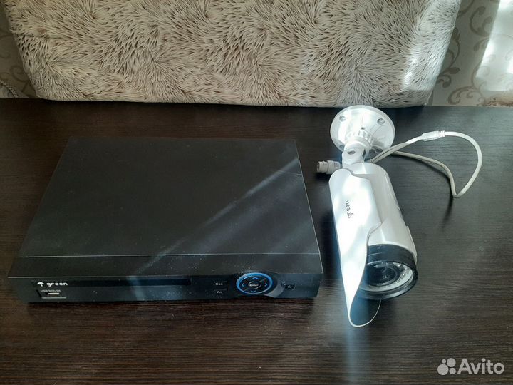 Регичтратор ip на 8 камер и уличная ip камера